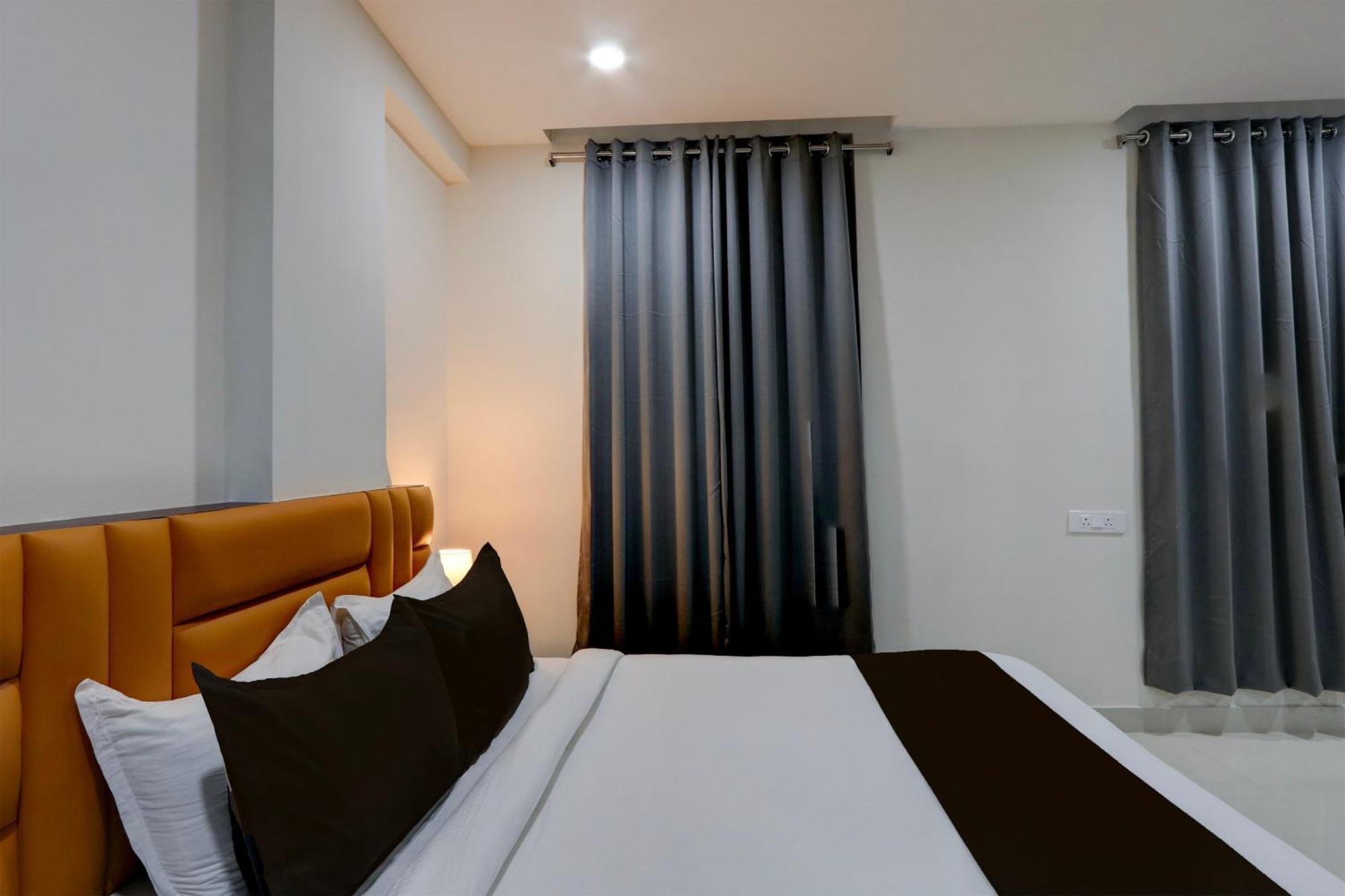 Super Townhouse The Cinco Bliss Near Ikea, Wells Forgo, Kims, Care Hospitals Hotel Hyderabad Exterior photo